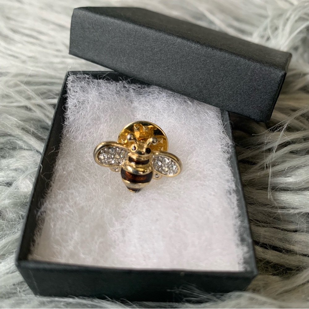 Bumblebee Lapel Pin 🐝